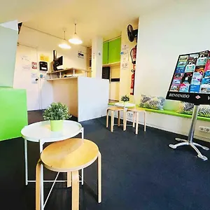 serenity-universitat-hostel.topbarcelonahotels.com/